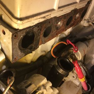 Genset , old cooling gasket removal